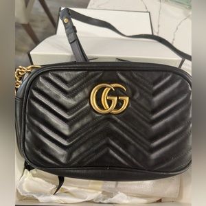 Authentic black leather small Gucci Marmont crossbody handbag!
